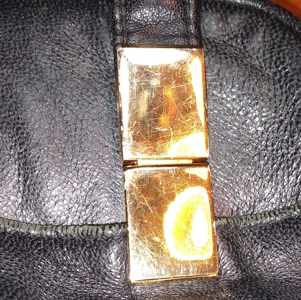 Gloria Vanderbilt Black Purse, Shoulder Bag, Two Handles, Gold Accents - Picture 4 of 13